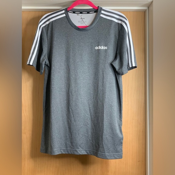 Adidas Men's Gray T-Shirt. Size-Medium - Picture 2 of 4